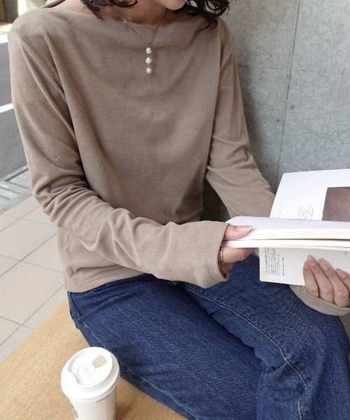 CORNERS(コーナーズ)の「マットベロアボートネックトップス(Tシャツ/カットソー・レディース・ブラウン/ブラック/アイボリー/グレイッシュベージュ・M)」の5枚目の写真