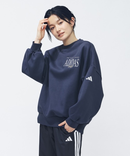 adidas（アディダス）の「アディダス adidas バービージ ルーズフィット フリース クルーネック スウェットシャツ（スウェット・レディース・ホワイト/ライトグレー/ネイビー・S/M/L/XL）」の3枚目の写真