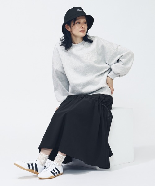 adidas（アディダス）の「アディダス adidas バービージ ルーズフィット フリース クルーネック スウェットシャツ（スウェット・レディース・ホワイト/ライトグレー/ネイビー・S/M/L/XL）」の19枚目の写真