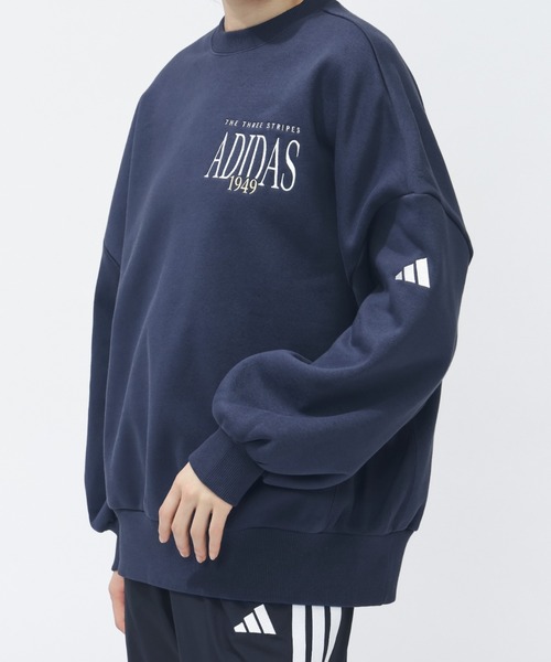 adidas（アディダス）の「アディダス adidas バービージ ルーズフィット フリース クルーネック スウェットシャツ（スウェット・レディース・ホワイト/ライトグレー/ネイビー・S/M/L/XL）」の16枚目の写真