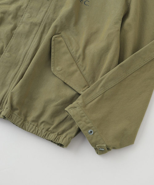 【支給品／ Formotionモデル】リバプールFC ０８／０９ ジャケット リバプール FC限定アイテムが東京・表参道で、チームロゴ入りニットや