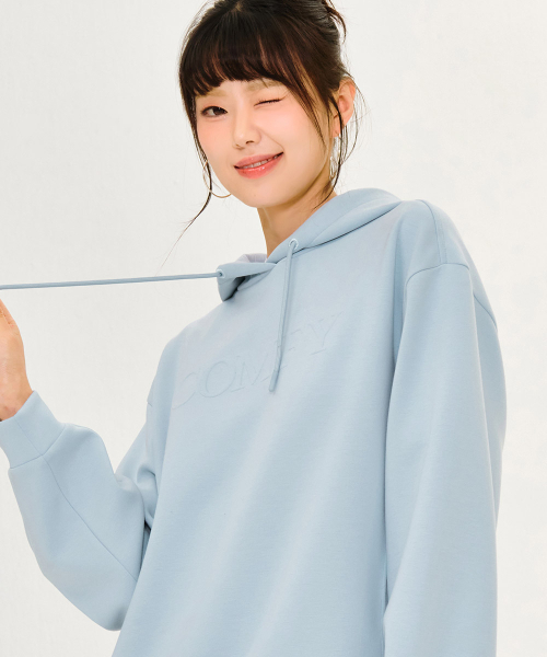 CHASECULT（チェイスカルト）の「女性エンボスプリントフードパーカー-スカイブルー（パーカー・レディース・スカイブルー・90/85）」の5枚目の写真
