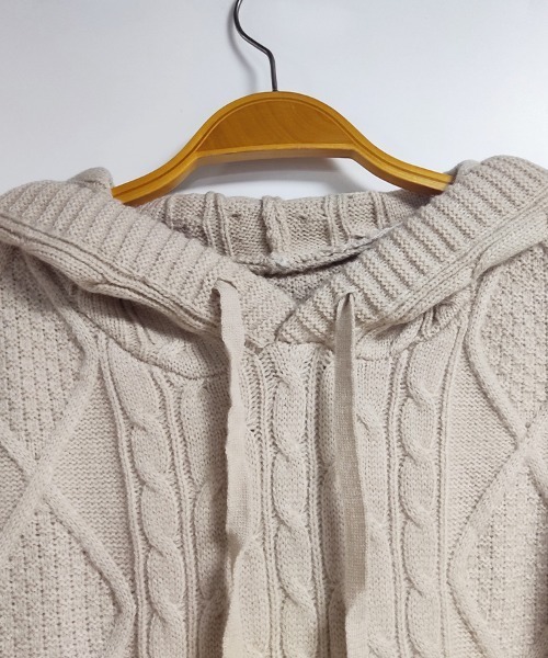 セール】ケーブル編み×ボーダー袖フード付きニットトップス（ニット