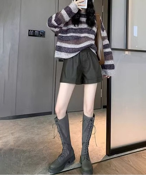 MAISON DE THERESE(メゾン ド テレーズ)の「マットPUのショートパンツ(その他パンツ・レディース・ブラック/モカ・M/L)」の7枚目の写真