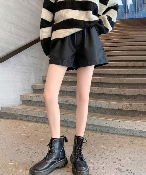 MAISON DE THERESE(メゾン ド テレーズ)の「マットPUのショートパンツ(その他パンツ・レディース・ブラック/モカ・M/L)」の8枚目の写真
