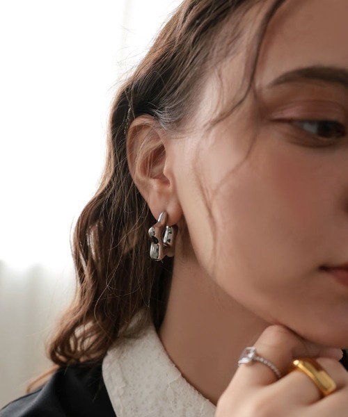 at.(アット)の「【at.】ぷっくりスターピアス(ピアス(両耳用)・レディース・ゴールド/シルバー・ONE SIZE)」の6枚目の写真