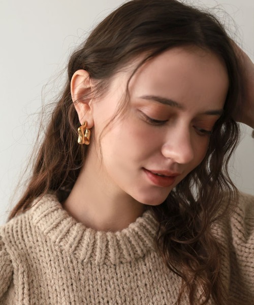 at.(アット)の「【at.】ぷっくりスターピアス(ピアス(両耳用)・レディース・ゴールド/シルバー・ONE SIZE)」の7枚目の写真