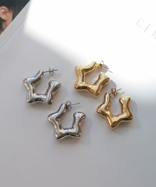 at.(アット)の「【at.】ぷっくりスターピアス(ピアス(両耳用)・レディース・ゴールド/シルバー・ONE SIZE)」の3枚目の写真