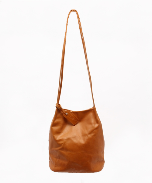 Kastane（カスタネ）の「シンプルショルダーBAG（ショルダーバッグ・レディース・ブラック/キャメル・FREE）」の2枚目の写真