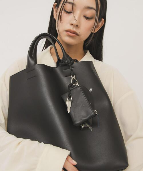 KBF（ケイビーエフ）の「マルチポーチネックショルダー（ショルダーバッグ・レディース・ダークブラウン/ブラック・ONE）」の6枚目の写真