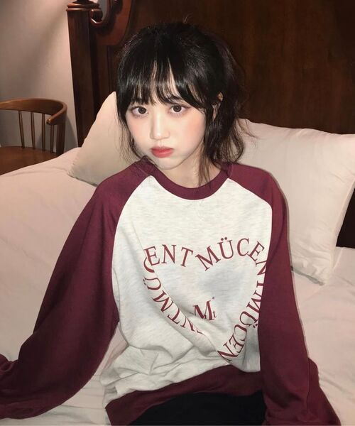 MUCENT（ムセント）の「ハートレタリングナグラン配色スウェット男女共用（4カラー）（スウェット・レディース・ブラック系/チャコール/ブラウン/バーガンディー/ブラック・FREE）」の20枚目の写真
