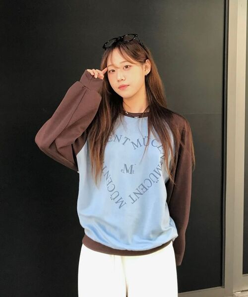 MUCENT（ムセント）の「ハートレタリングナグラン配色スウェット男女共用（4カラー）（スウェット・レディース・ブラック系/チャコール/ブラウン/バーガンディー/ブラック・FREE）」の15枚目の写真