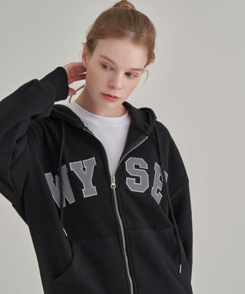 WYSE(ワイズ)の「カレッジフードジップアップVer2ブラック(パーカー・レディース・その他・MEDIUM/SMALL/LARGE)」の2枚目の写真