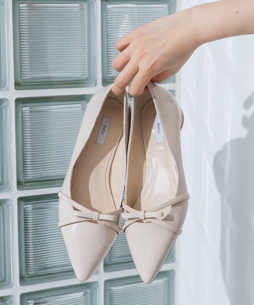 EVOL（イーボル）の「【ふかふか・クッション入り】ポインテッド2cmリボンパンプス JA5956（パンプス・レディース・ドット/ブラック/アイボリー/ピンク・22.0cm/22.5cm/23.0cm/23.5cm/24.0cm/24.5cm/25.0cm）」の2枚目の写真