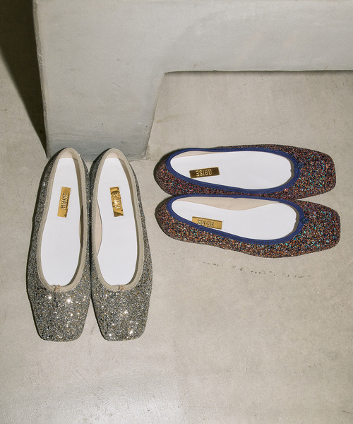 GRISE（グリーズ）の「《追加》GRISEスクエアグリッターフラット（その他シューズ・レディース・ネイビー/オレンジ/シルバー・22.5cm/22cm/25cm/24.5cm/23.5cm/23cm/24cm）」の4枚目の写真