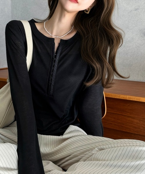 Eclat one(エクラワン)の「【Eclat one】フロントホック シアー ロングスリーブ カットソー(Tシャツ/カットソー・レディース・ブラック/グレー/オフホワイト・FREE)」の12枚目の写真