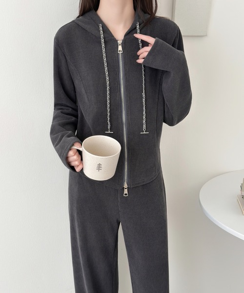 ABITOKYO(アビトーキョー)の「フーディショート丈コーヂュロイジャケットセットアップ(セットアップ・レディース・ブラック/チャコールグレー/ベージュ・FREE)」の8枚目の写真