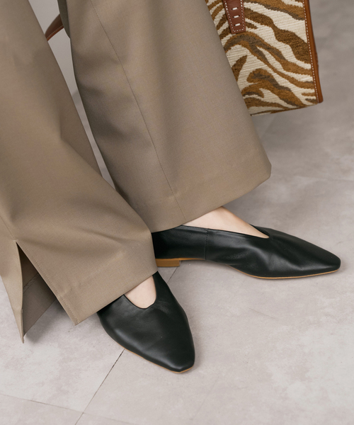 Spick & Span(スピックアンドスパン)の「Spick & Span ポインテッドフラット(その他シューズ・レディース・ブラック/ベージュ/シルバー・36/37/38)」の1枚目の写真