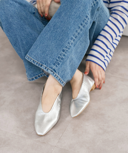 Spick & Span(スピックアンドスパン)の「Spick & Span ポインテッドフラット(その他シューズ・レディース・ブラック/ベージュ/シルバー・36/37/38)」の5枚目の写真