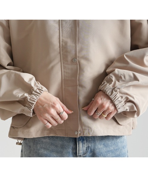 reca(レカ)の「ボリューム袖マウンテンパーカー(マウンテンパーカー・レディース・ライトカーキ/アイボリー・M)」の13枚目の写真