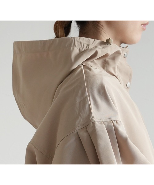 reca(レカ)の「ボリューム袖マウンテンパーカー(マウンテンパーカー・レディース・ライトカーキ/アイボリー・M)」の12枚目の写真