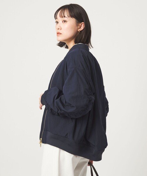 green label relaxing（グリーンレーベルリラクシング）の「コクーン MA-1（MA-1・レディース・モカ/ネイビー・38/36）」の4枚目の写真