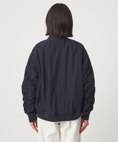 green label relaxing（グリーンレーベルリラクシング）の「コクーン MA-1（MA-1・レディース・モカ/ネイビー・38/36）」の14枚目の写真