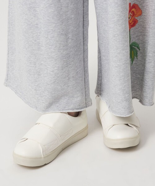 CITEN（シテン）の「＜CITEN＞ラバーベルトスニーカー（その他シューズ・レディース・ホワイト/ブラック/シルバー・M/L/S）」の2枚目の写真