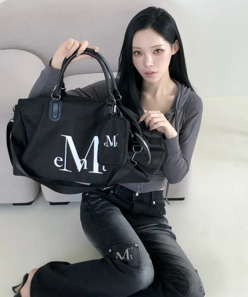 MUCENT(ムセント)の「◇MUCENT◇ブランド直輸入正規品/KAEL SIGNATURE LOGO GYM BOSTON DUFFLE BAG カエルシグネチャーロゴジムボストンダッフルバッグ 男女兼用ミニバッグ付き(ボストンバッグ・レディース・ブラック・FREE)」の11枚目の写真