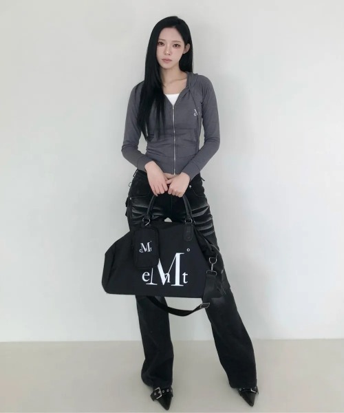 MUCENT(ムセント)の「◇MUCENT◇ブランド直輸入正規品/KAEL SIGNATURE LOGO GYM BOSTON DUFFLE BAG カエルシグネチャーロゴジムボストンダッフルバッグ 男女兼用ミニバッグ付き(ボストンバッグ・レディース・ブラック・FREE)」の15枚目の写真