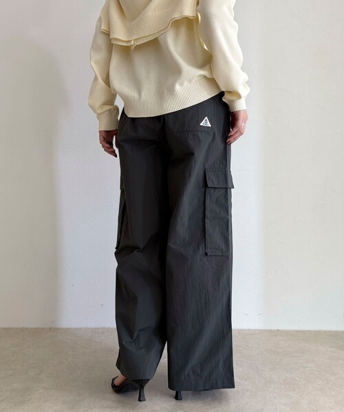 fredy emue（フレディエミュ）の「【GEVACO/ゲバコ】カーゴパンツ（カーゴパンツ・レディース・チャコールグレー/ベージュ/カーキ・38）」の2枚目の写真