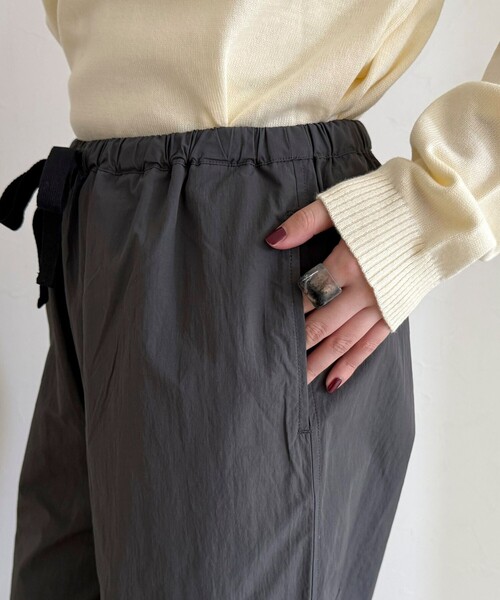fredy emue（フレディエミュ）の「【GEVACO/ゲバコ】カーゴパンツ（カーゴパンツ・レディース・チャコールグレー/ベージュ/カーキ・38）」の17枚目の写真