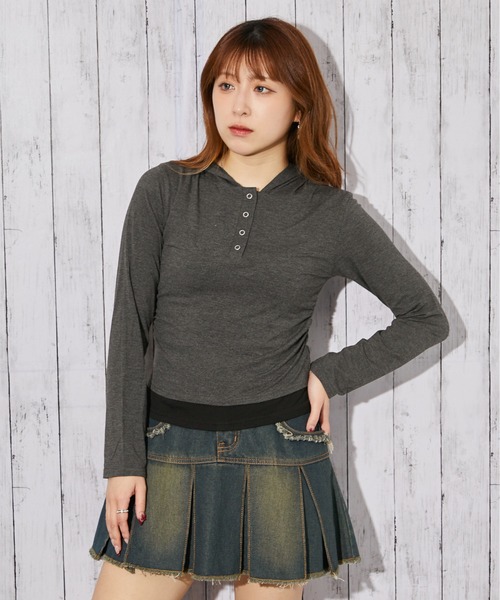 GORGE(ゴージ)の「《ヘンリーネック×フード付き》レイヤードカットソー/春秋/全3色(Tシャツ/カットソー・レディース・ブラック/その他/チャコール・F)」の15枚目の写真