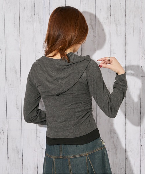 GORGE(ゴージ)の「《ヘンリーネック×フード付き》レイヤードカットソー/春秋/全3色(Tシャツ/カットソー・レディース・ブラック/その他/チャコール・F)」の18枚目の写真