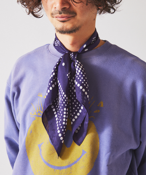 JOURNAL STANDARD relume（ジャーナルスタンダード　レリューム）の「シルクスカーフ ドットパターン（バンダナ/スカーフ・メンズ・ネイビー・FREE）」の3枚目の写真