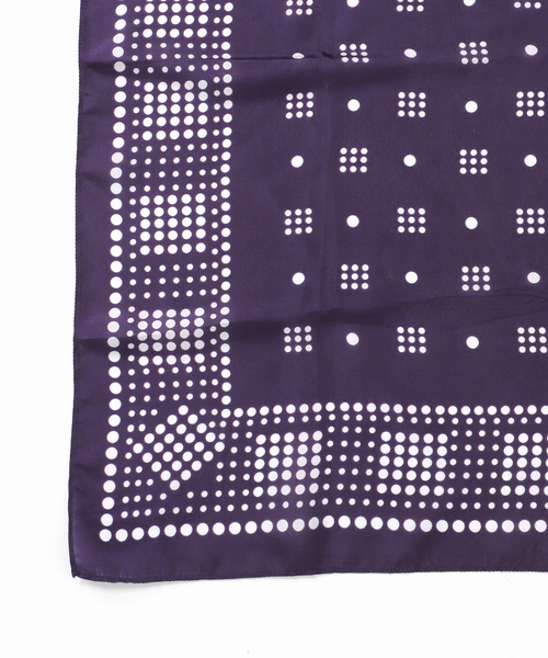 JOURNAL STANDARD relume（ジャーナルスタンダード　レリューム）の「シルクスカーフ ドットパターン（バンダナ/スカーフ・メンズ・ネイビー・FREE）」の7枚目の写真