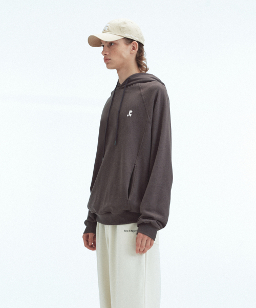 Rest&Recreation(レストアンドレクリエーション)の「OVERSIZED RAGLAN HOODIE - CHARCOAL(パーカー・メンズ・その他・ONE)」の4枚目の写真