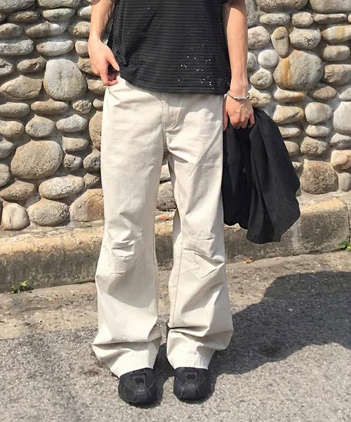 INTEMPOMOOD(インテンポムード)の「ダートディテールフレアパンツ_サンドベージュ(その他パンツ・メンズ・サンドベージュ・MEDIUM/LARGE/X-LARGE)」の1枚目の写真