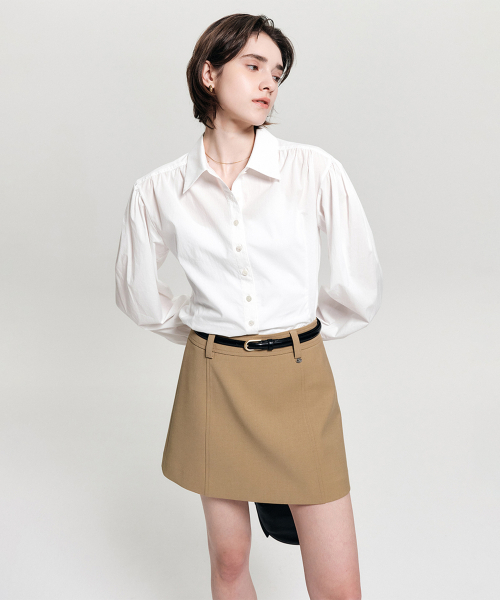 LOOKAST(ルックキャスト)の「リリーパフスリーブブラウス_ホワイト(シャツ/ブラウス・レディース・ホワイト・SMALL/MEDIUM)」の1枚目の写真