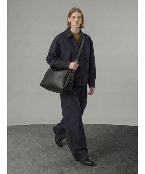meetmetmeet（ミートメットミート）の「The Mark Large Embossed Black（メッセンジャーバッグ・メンズ・その他・FREE）」の2枚目の写真
