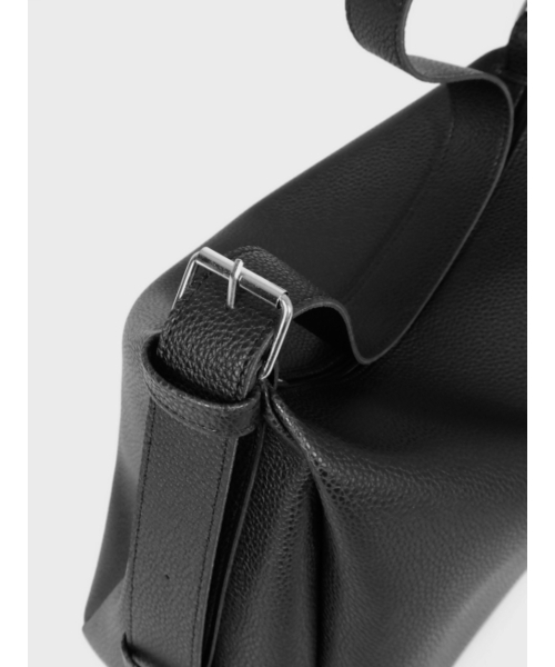 meetmetmeet（ミートメットミート）の「The Mark Large Embossed Black（メッセンジャーバッグ・メンズ・その他・FREE）」の8枚目の写真