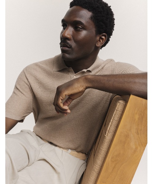 Maison Kitsune(メゾンキツネ)の「TEXTURED MERINO COTTON SHORT SLEEVE POLO(ポロシャツ・メンズ・ベージュ/ライトベージュ・XS/S/M/L)」の9枚目の写真