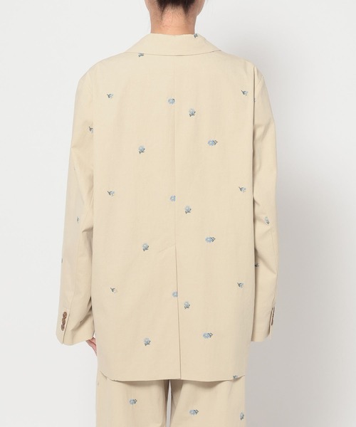 LOWRYS FARM(ローリーズファーム)の「C/Nシシュウダブルジャケット 655805(その他アウター・レディース・ベージュ・FREE)」の4枚目の写真