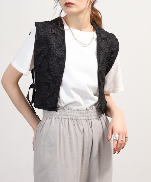 OMNES(オムネス)の「ふくれジャガードベスト Tシャツセット 半袖(Tシャツ/カットソー・レディース・ホワイト/ブラック・FREE)」の2枚目の写真