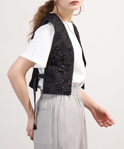 OMNES(オムネス)の「ふくれジャガードベスト Tシャツセット 半袖(Tシャツ/カットソー・レディース・ホワイト/ブラック・FREE)」の6枚目の写真