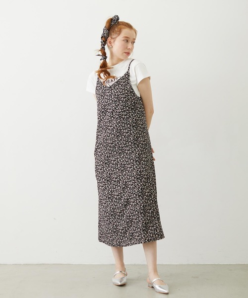 MILKFED.（ミルクフェド）の「FLORAL CAMISOLE DRESS（ワンピース・レディース・ブラック/ライトブルー/ホワイト・ONE SIZE）」の3枚目の写真