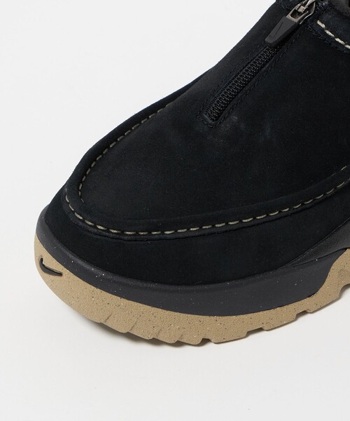 NIKE(ナイキ)の「<NIKE>ACG IZY/スニーカー(スニーカー・メンズ・ブラウン系/ブラック・26cm/27cm/26.5cm/28.5cm/28cm/27.5cm)」の3枚目の写真