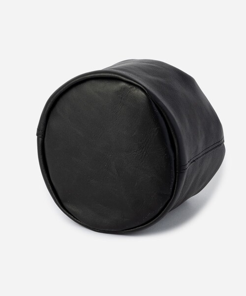 Saturdays NYC（サタデーズ ニューヨークシティ ）の「SNYC Drawstring Mini Bag（ハンドバッグ・メンズ・ブラック・FREE）」の4枚目の写真