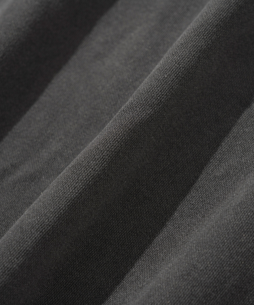 KNITTED(ニッティド)の「ピグメントハート スウェット CHARCOAL(スウェット・レディース・その他・MEDIUM/LARGE/X-LARGE)」の6枚目の写真