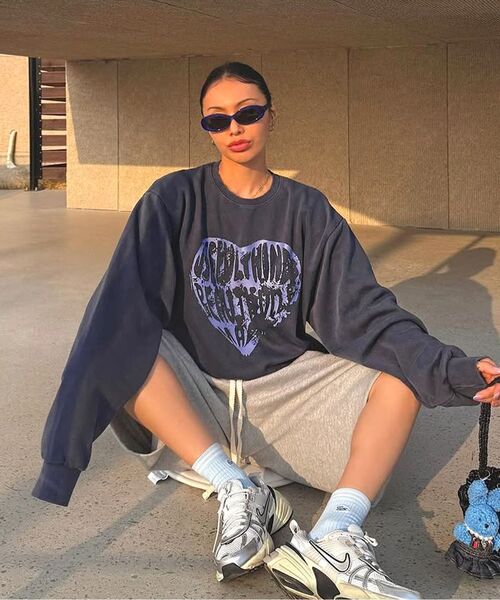 KNITTED(ニッティド)の「ピグメントハート スウェット CHARCOAL(スウェット・レディース・その他・MEDIUM/LARGE/X-LARGE)」の9枚目の写真